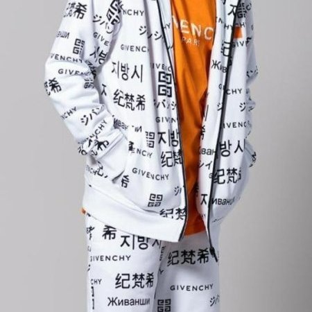 💎Han's house精品服飾💎 GIVENCHY 紀梵希 滿版 LOGO 連帽 外套 現貨 青年款 =女成人S M-5