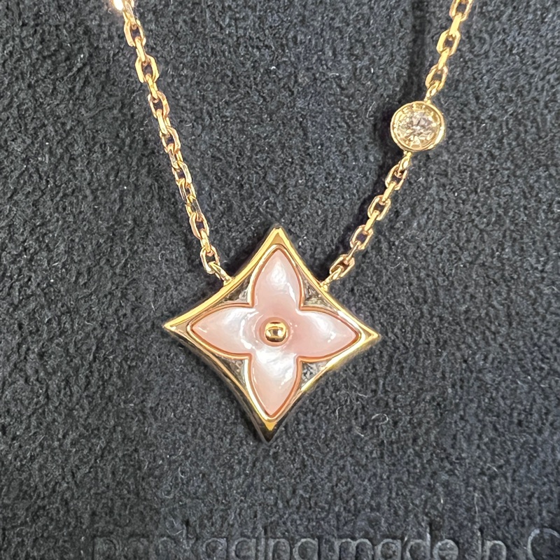 LV 750玫瑰金粉珍珠母貝花卉單鑽Color Blossom BB Star項鍊Q93612-2