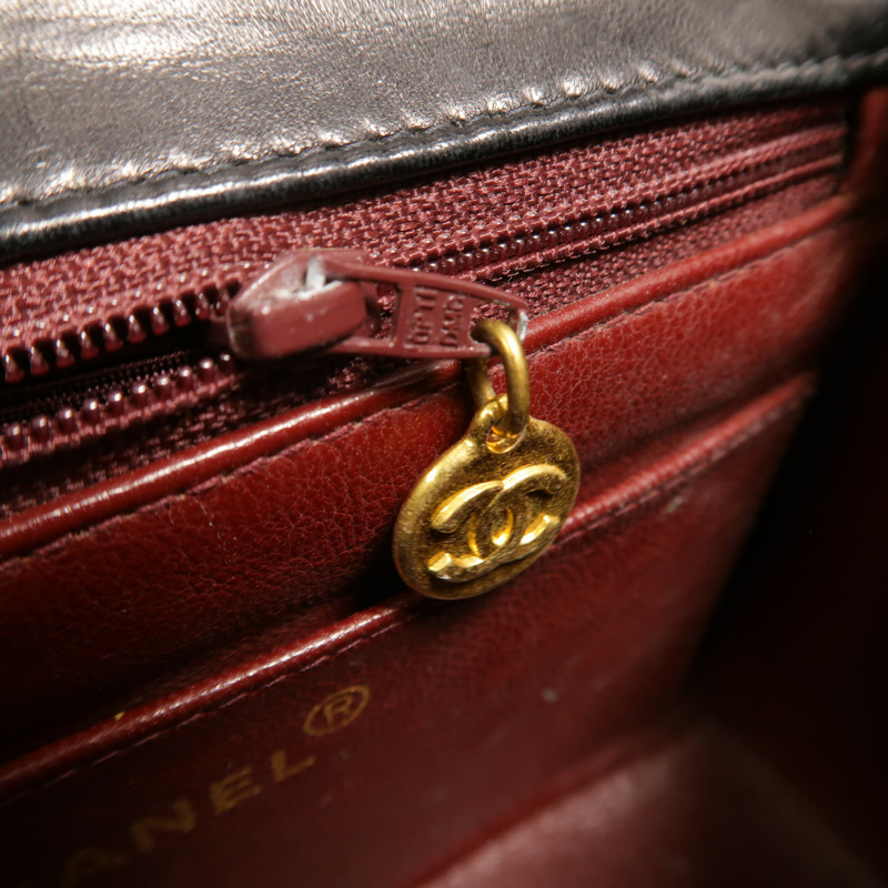 CHANEL 羊皮皮革Chain Shoulder鏈帶肩背袋-18