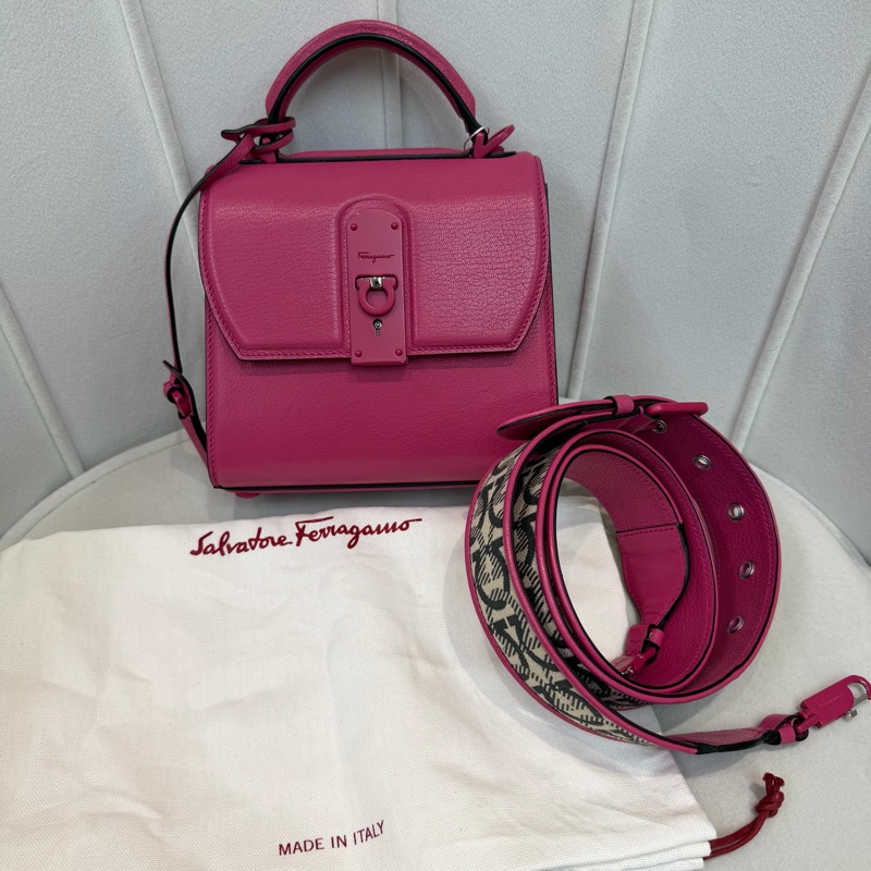 Salvatore Ferragamo 桃紅色Boxyz 系列單肩包XB752-4