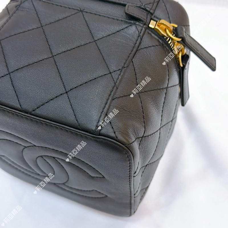 莉亞精品♡ Chanel牛皮化妝盒 AS3228 二手美包-12