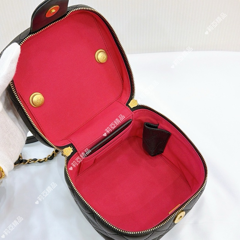 莉亞精品♡ Chanel牛皮化妝盒 AS3228 二手美包-18