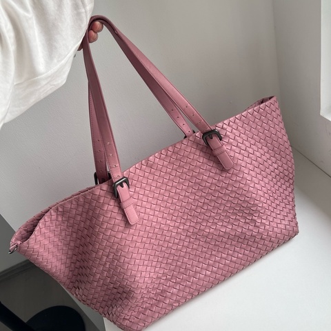 葆蝶家0Bottega Veneta tote單肩包，煙灰粉紫色