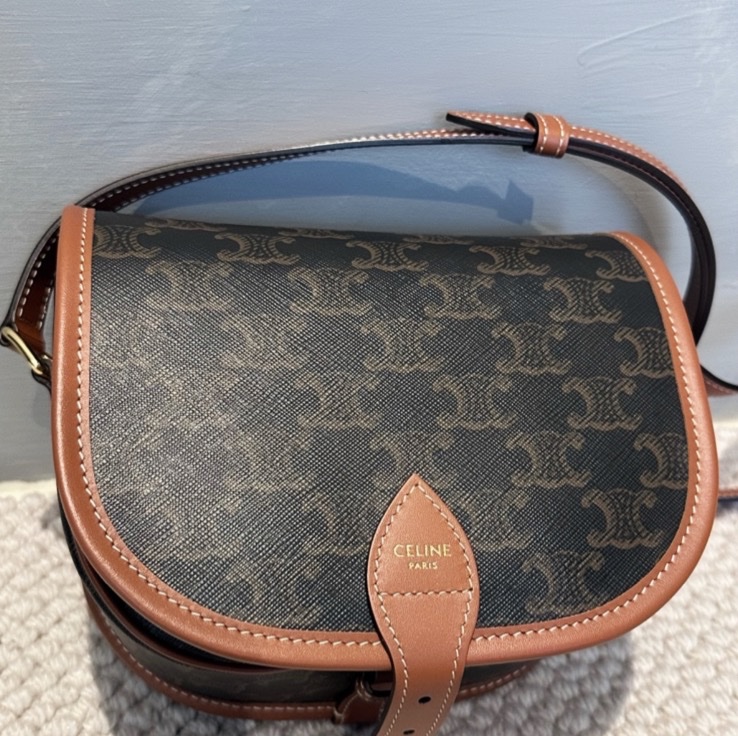 近新CELINE Triomphe Folco 馬鞍包 (購證/防塵袋/紙袋)-0