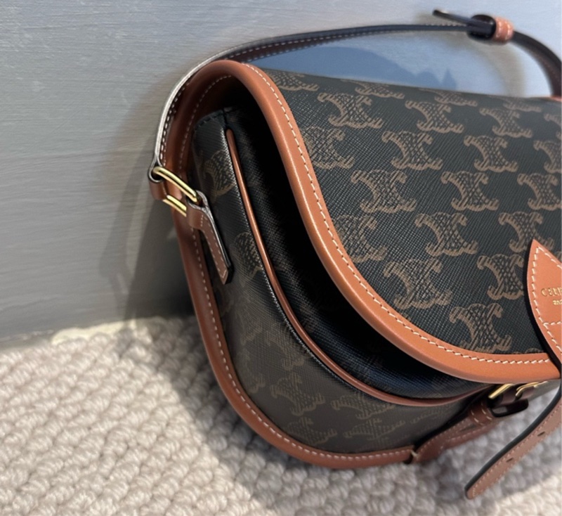 近新CELINE Triomphe Folco 馬鞍包 (購證/防塵袋/紙袋)-1