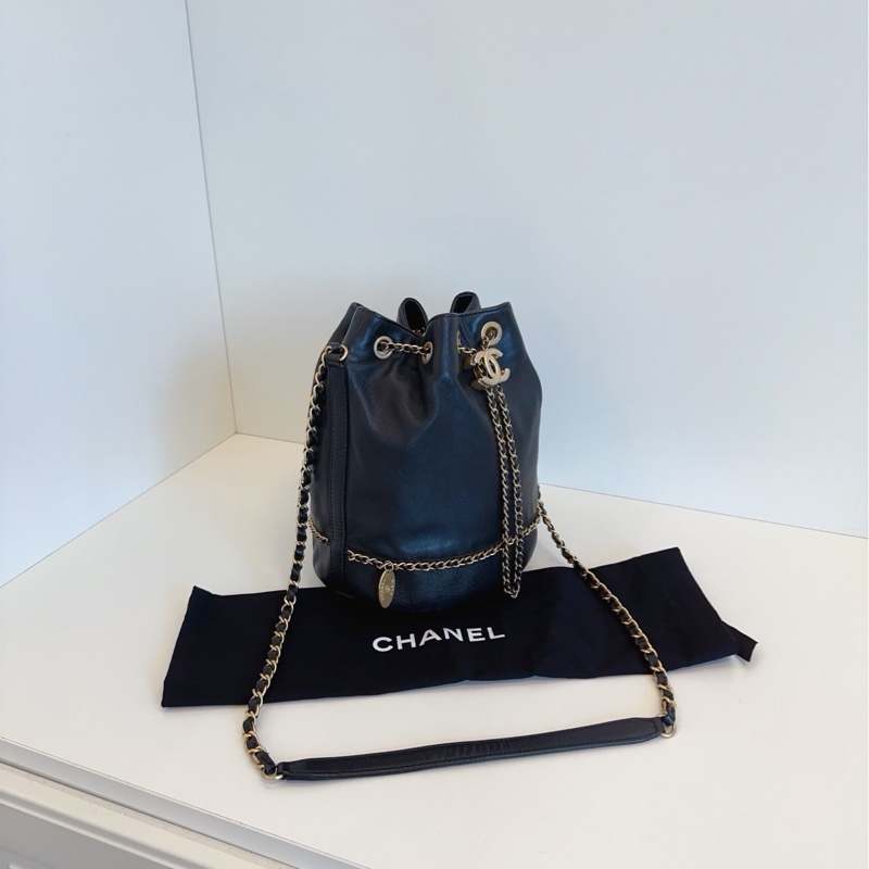 💎Chanel香奈兒｜希臘系列黑色金扣軟牛皮｜金幣皮穿鏈束口水桶包｜98新-3