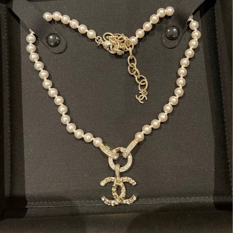 Chanel 香奈兒 21p浮雕字母雙c珍珠choker-0
