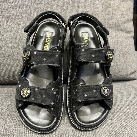 Chanel 黑色牛仔雙C涼鞋