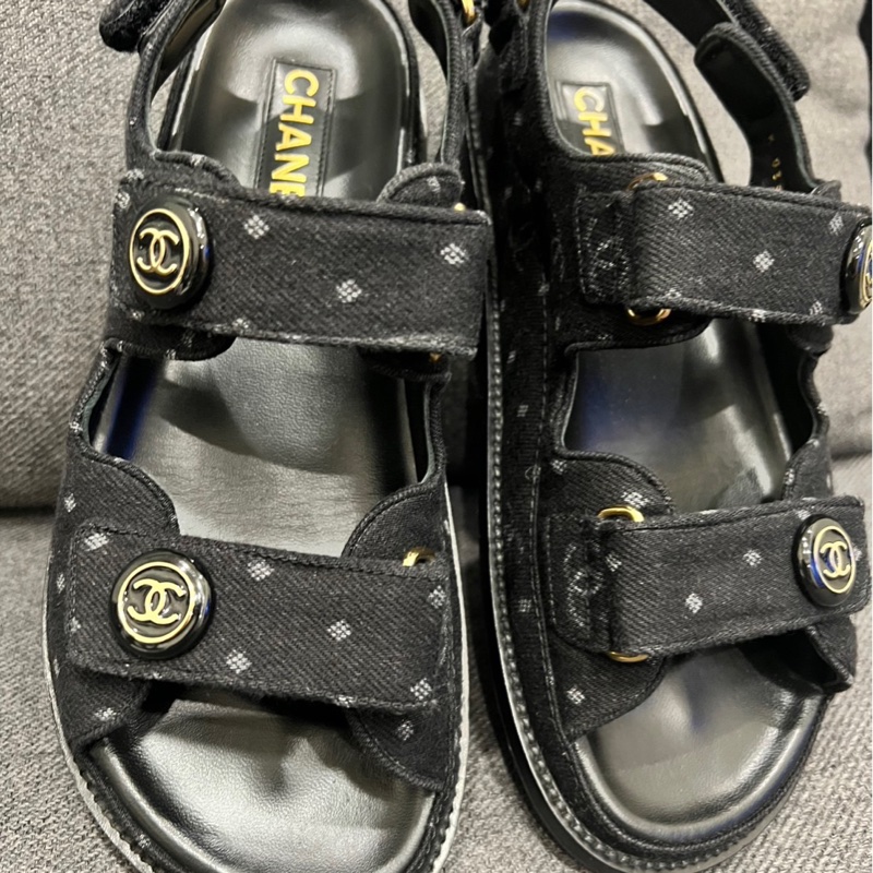 Chanel 黑色牛仔雙C涼鞋-1