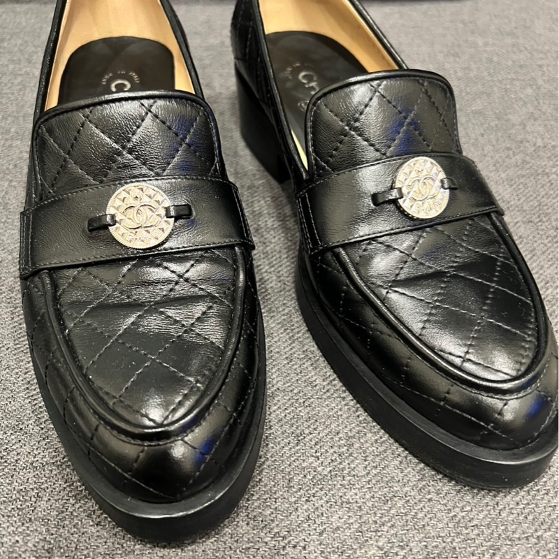 Chanel 黑色樂福鞋-1