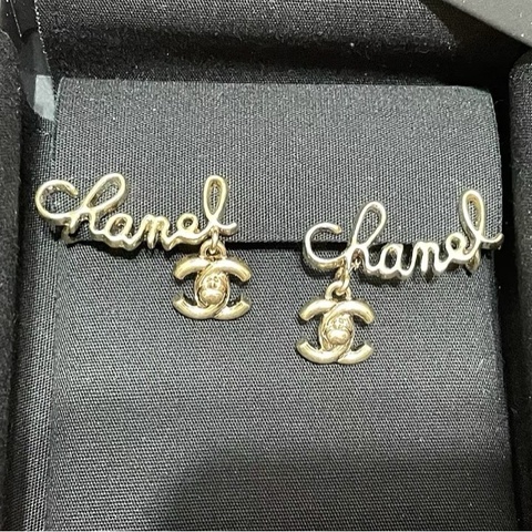 Chanel 香奈兒 素金字母書包扣雙c耳夾 附件 盒子