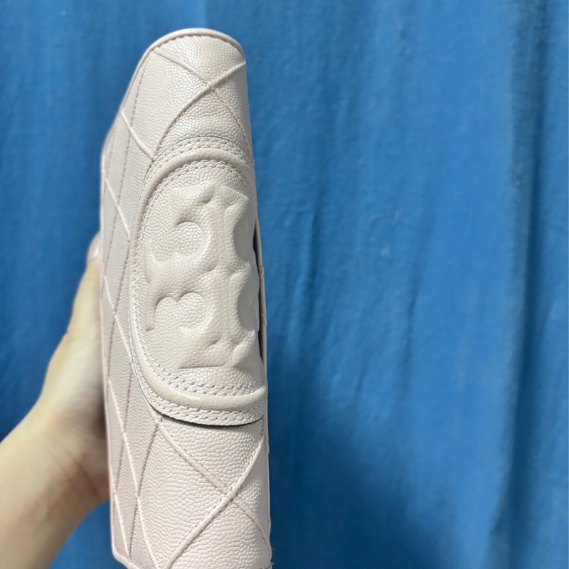 TORY BURCH Fleming 菱格紋皮革斜背WOC鏈包 櫻花粉-2