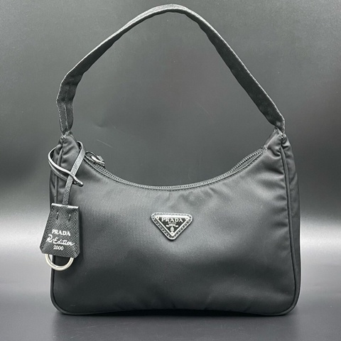 普拉達/Prada黑色尼龍hobo單肩包 Prada Re-Edition