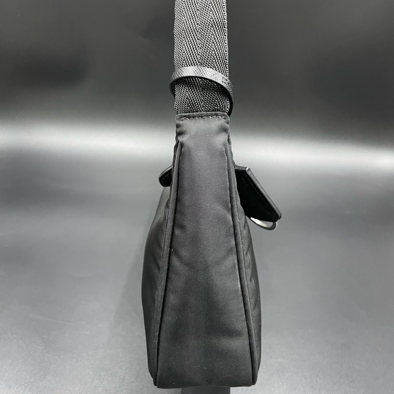 普拉達/Prada黑色尼龍hobo單肩包 Prada Re-Edition-3
