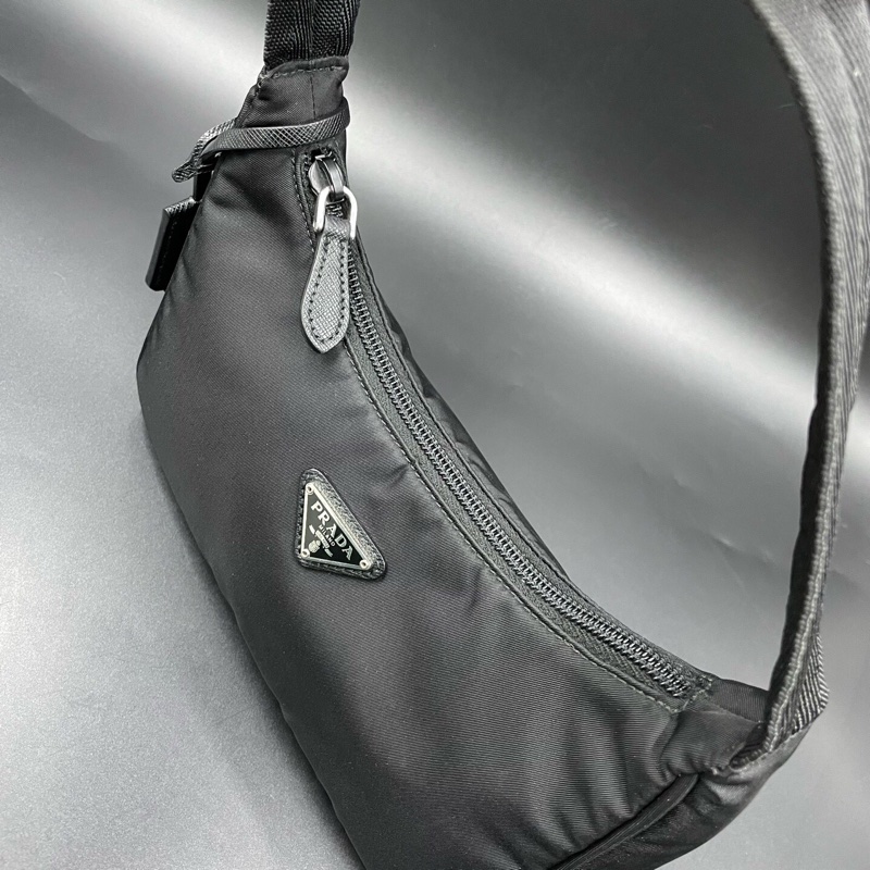 普拉達/Prada黑色尼龍hobo單肩包 Prada Re-Edition-7