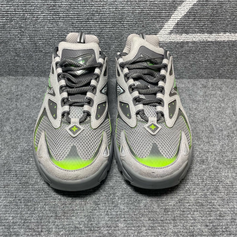 Louis Vuitton 路易威登 灰綠色麂皮運動鞋41碼-1