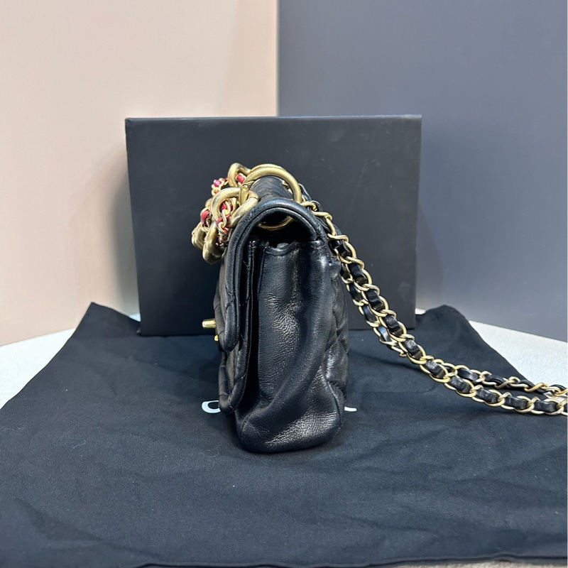 Chanel香奈兒!19B黑金羊皮粗鏈小號豆腐包鏈條包,尺寸約20×16×5cm,28開無卡,可手提-3