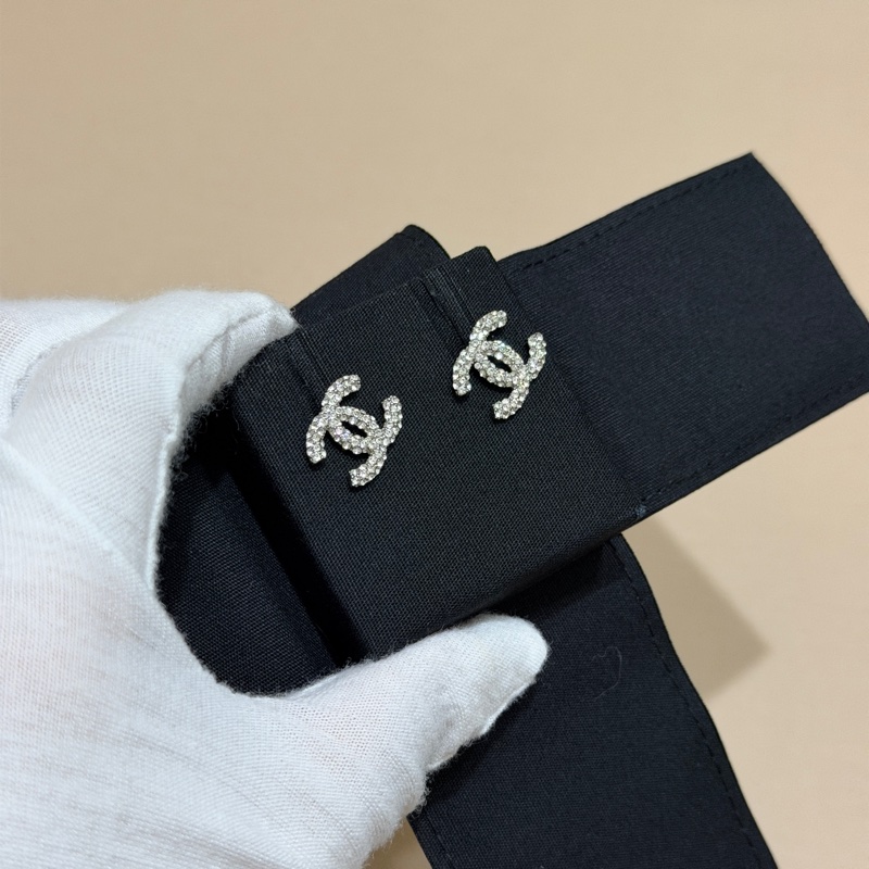 914intheair精品代購『近全新閒置』Chanel 經典密鑲水鑽雙c logo耳環-6