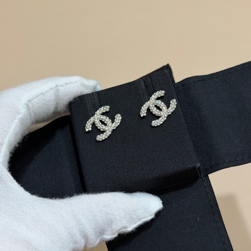 914intheair精品代購『近全新閒置』Chanel 經典密鑲水鑽雙c logo耳環-7