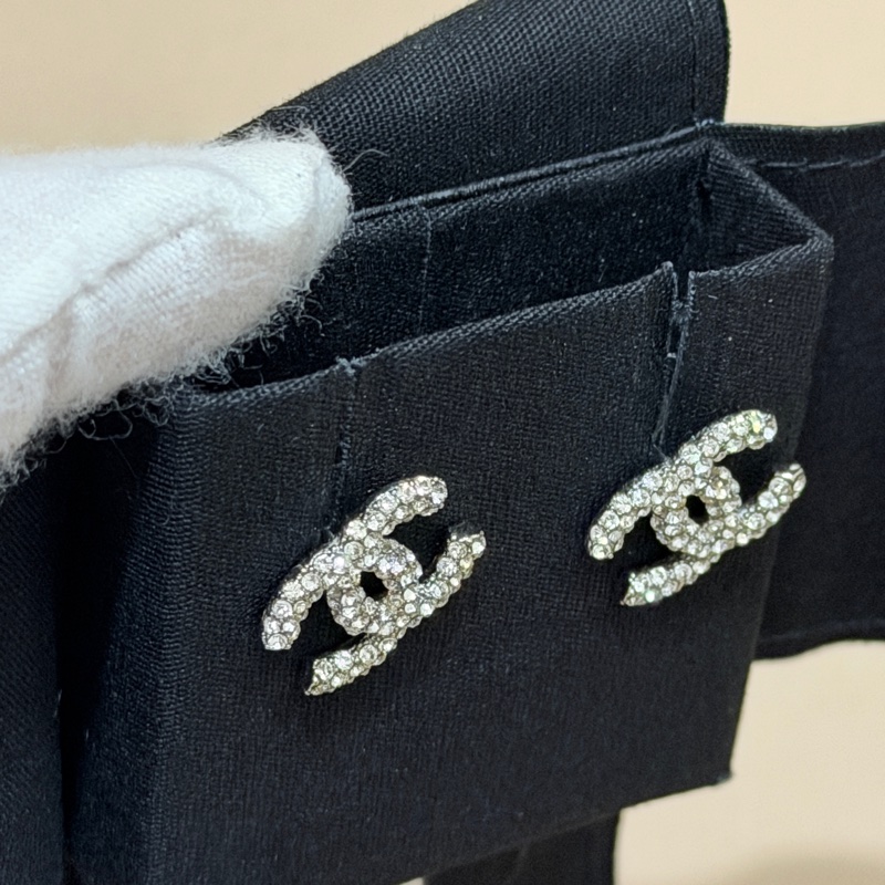 914intheair精品代購『近全新閒置』Chanel 經典密鑲水鑽雙c logo耳環-9