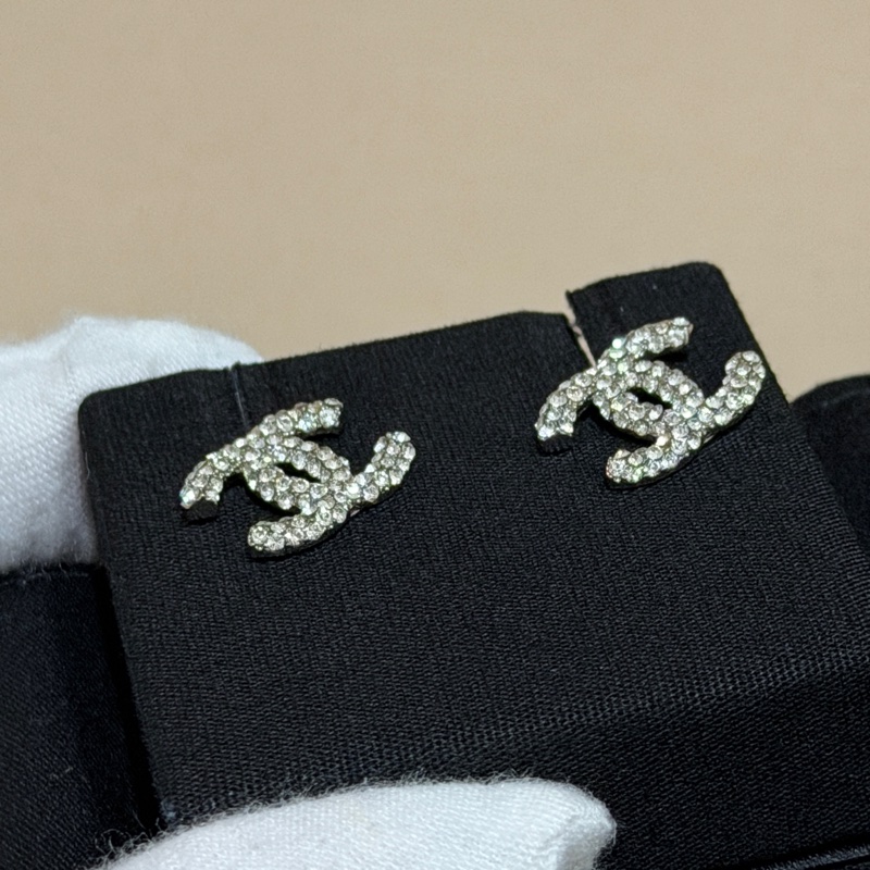 914intheair精品代購『近全新閒置』Chanel 經典密鑲水鑽雙c logo耳環-11