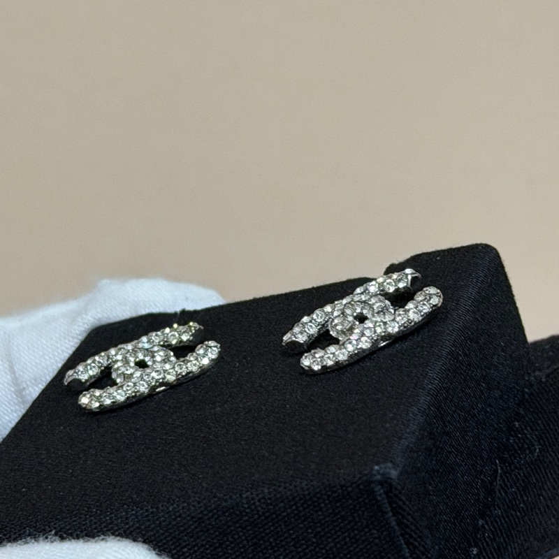 914intheair精品代購『近全新閒置』Chanel 經典密鑲水鑽雙c logo耳環-12