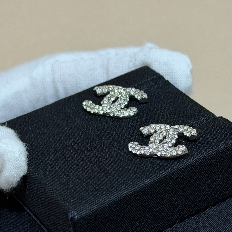 914intheair精品代購『近全新閒置』Chanel 經典密鑲水鑽雙c logo耳環-13