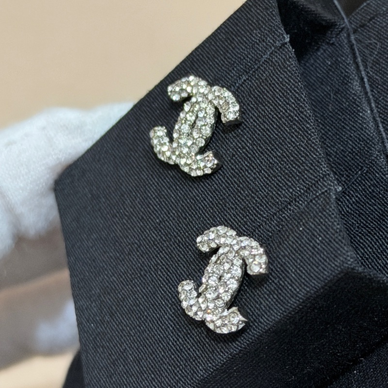 914intheair精品代購『近全新閒置』Chanel 經典密鑲水鑽雙c logo耳環-15