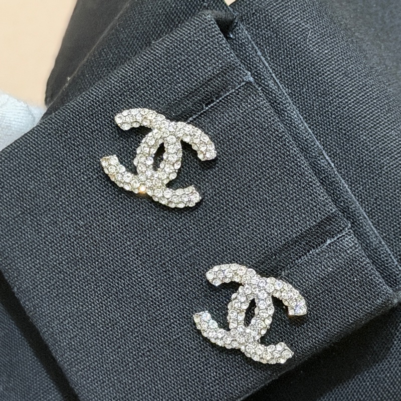 914intheair精品代購『近全新閒置』Chanel 經典密鑲水鑽雙c logo耳環-16