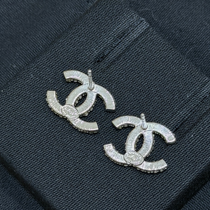 914intheair精品代購『近全新閒置』Chanel 經典密鑲水鑽雙c logo耳環-19