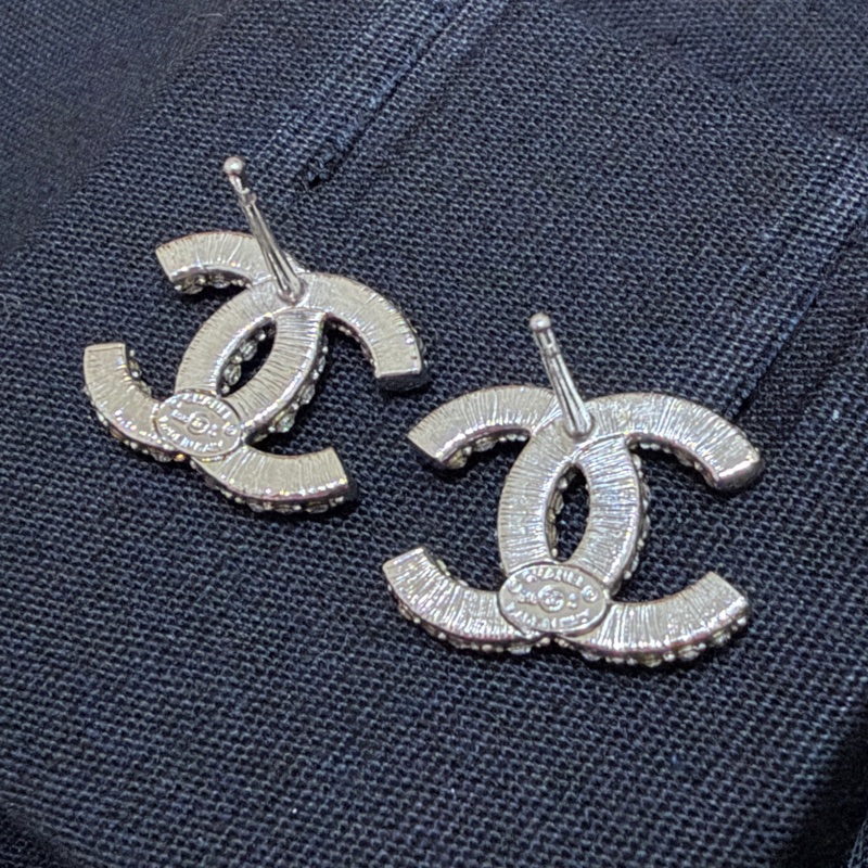 914intheair精品代購『近全新閒置』Chanel 經典密鑲水鑽雙c logo耳環-21