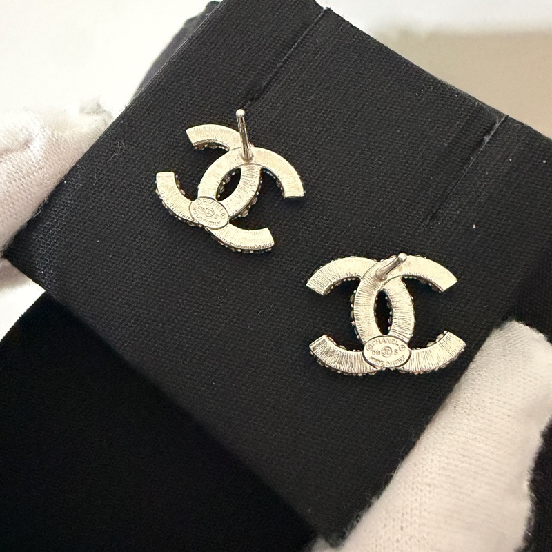 914intheair精品代購『近全新閒置』Chanel 經典密鑲水鑽雙c logo耳環-22
