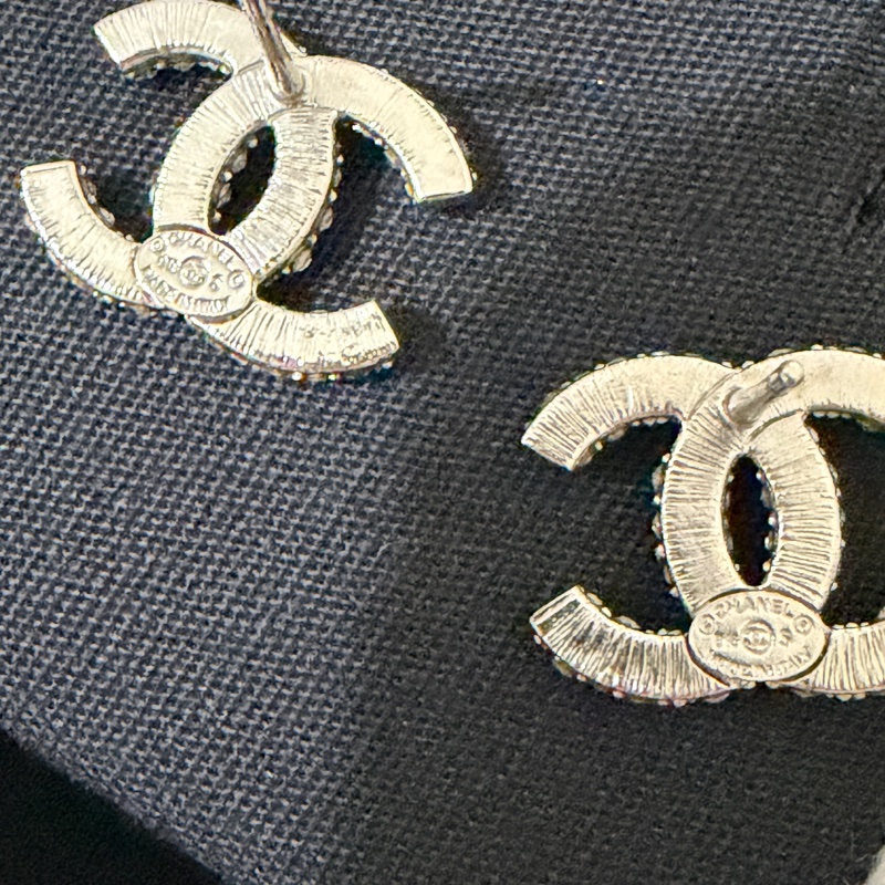 914intheair精品代購『近全新閒置』Chanel 經典密鑲水鑽雙c logo耳環-25