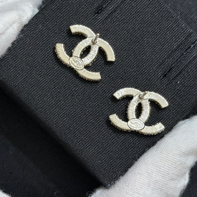 914intheair精品代購『近全新閒置』Chanel 經典密鑲水鑽雙c logo耳環-27