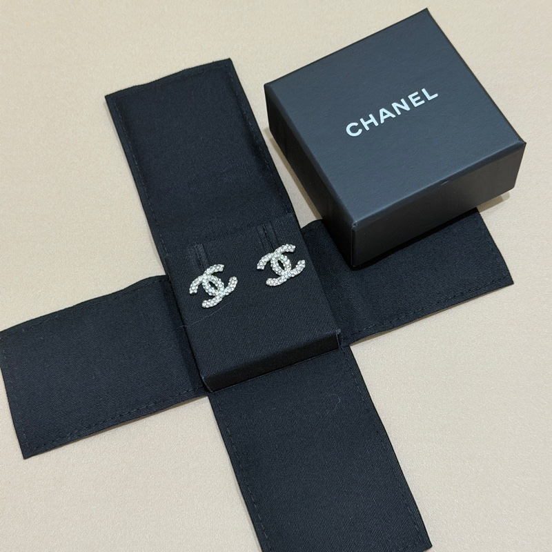 914intheair精品代購『近全新閒置』Chanel 經典密鑲水鑽雙c logo耳環-28