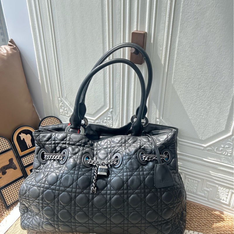 Dior迪奧 黑色藤格紋托特包 尺寸:42*28*16cm 整包護理 包面乾淨-0