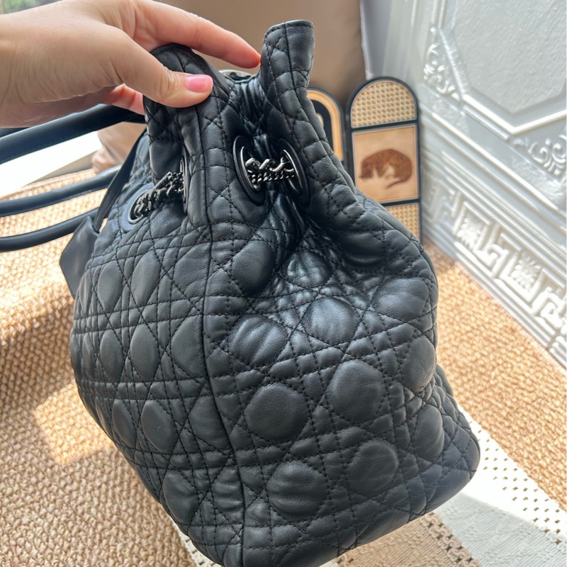 Dior迪奧 黑色藤格紋托特包 尺寸:42*28*16cm 整包護理 包面乾淨-3