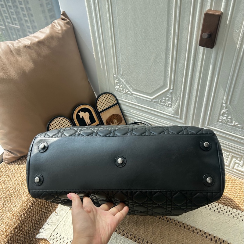 Dior迪奧 黑色藤格紋托特包 尺寸:42*28*16cm 整包護理 包面乾淨-4