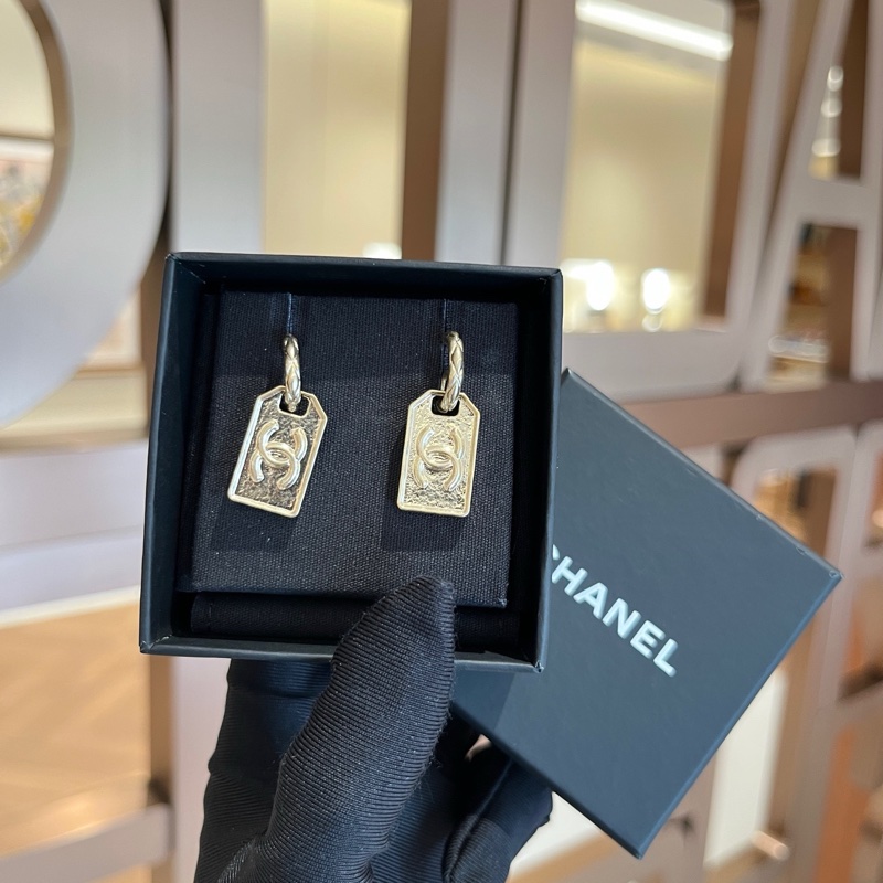 Chanel香奈兒復古金色雙C行李牌方塊耳釘耳環-1