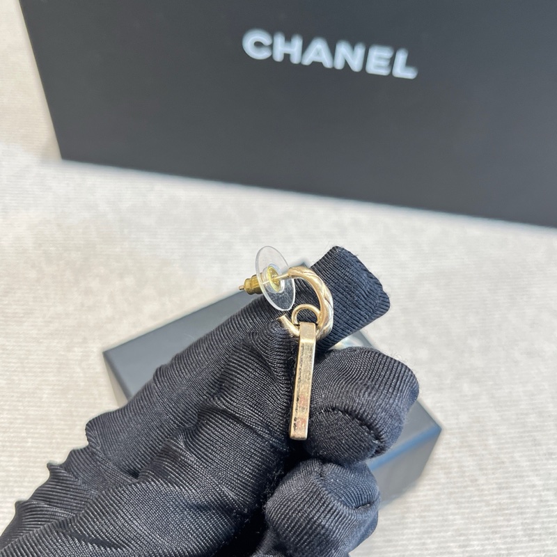 Chanel香奈兒復古金色雙C行李牌方塊耳釘耳環-4