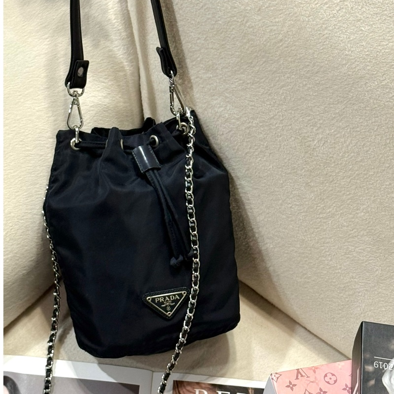 Prada • 經典黑銀尼龍Mini 水桶包-1