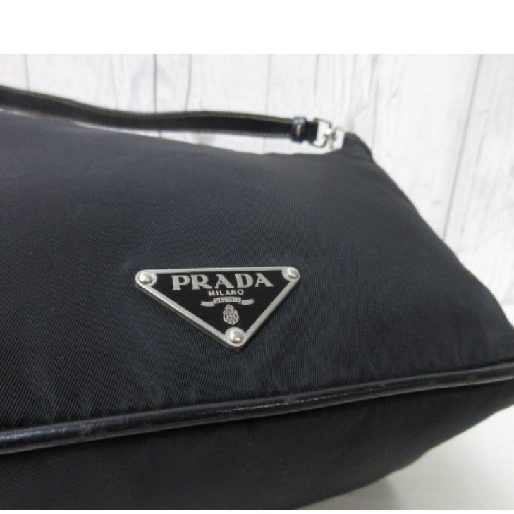 Prada • 經典黑銀尼龍飯盒Hobo包-6