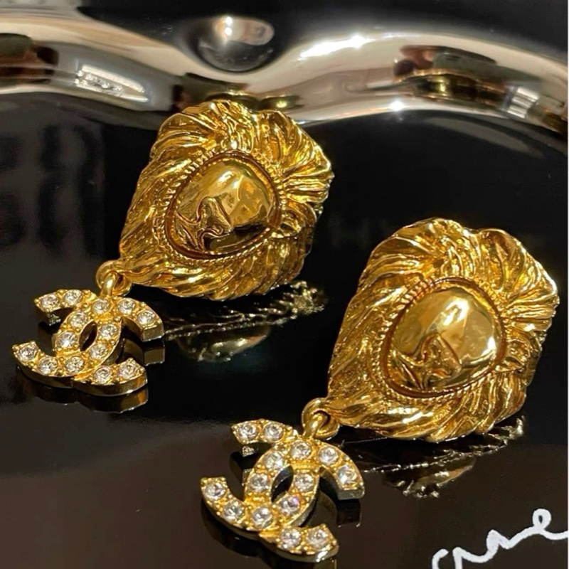 Chanel香奈兒耳環 chanel耳釘埃及閃鑽雙C吊墜獅子耳釘-2