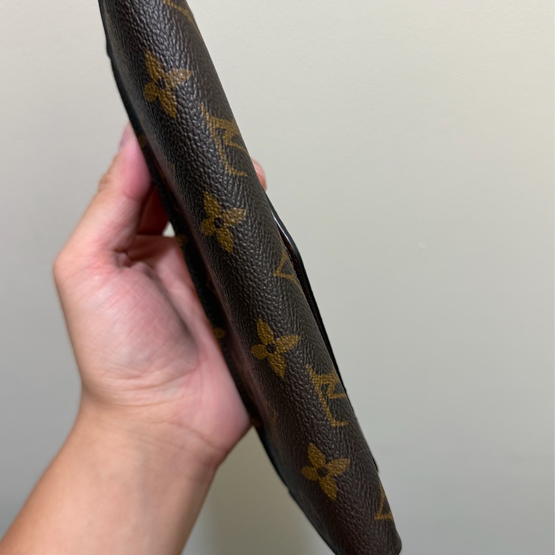 LV Sarah 信封式長夾 焦糖咖色-10