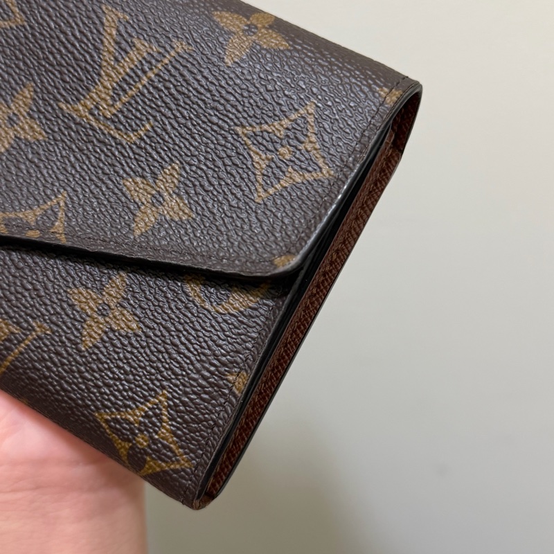 LV Sarah 信封式長夾 焦糖咖色-11