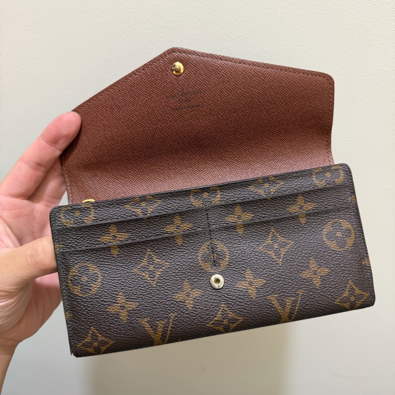 LV Sarah 信封式長夾 焦糖咖色-16