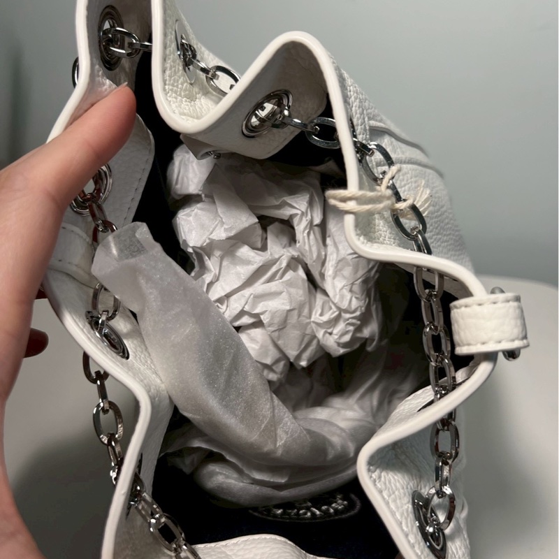Vivienne Westwood Chrissy 小號水桶包 白色 土星 西太后-5