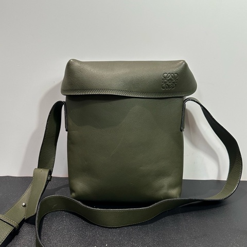 loewe 羅意威橄欖綠小斜挎包 20x25