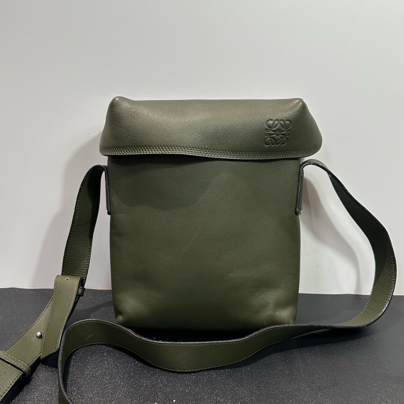 loewe 羅意威橄欖綠小斜挎包 20x25-0