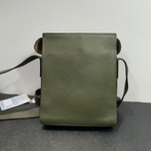 loewe 羅意威橄欖綠小斜挎包 20x25-1